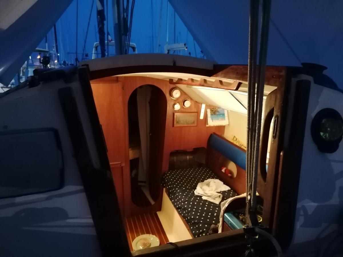 Voilier De Charme A Quai Hotell Saint-Raphaël Eksteriør bilde